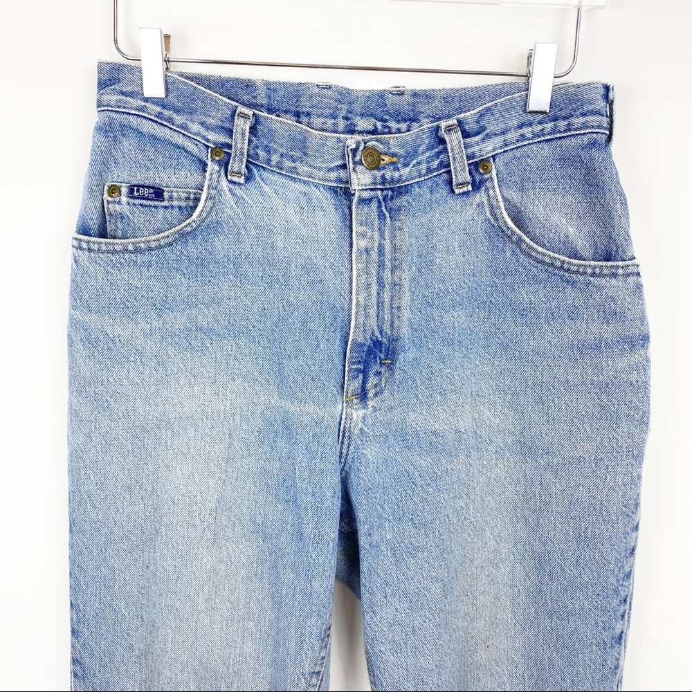 Vintage | 90's Light Wash High Rise Lee Mom Jeans - Picture 4 of 10